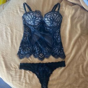 NEW Victoria’s Secret Dream Angels Black Lace Zip-Back Corset & Matching Thong